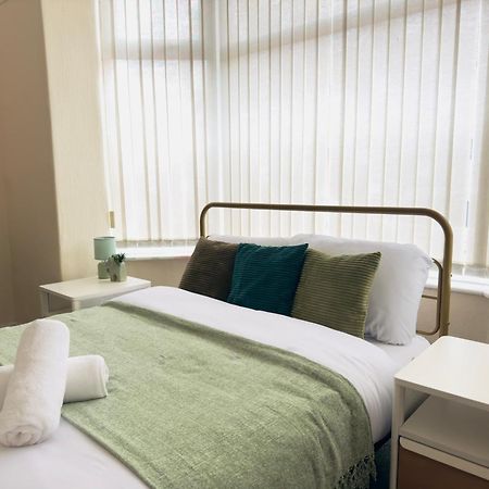 Double Bedroom Near City Center Manchester Kültér fotó